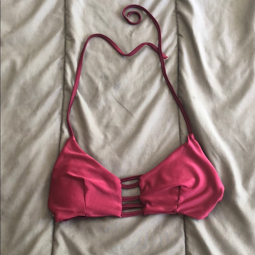 Strapped bikini top